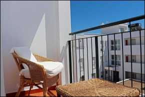 Отель Apartamento Conil con terraza  Кониль-Де-Ла-Фронтера